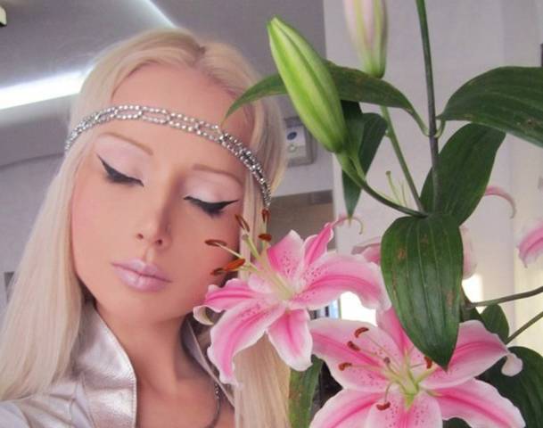 Valeria Lukyanova (01)